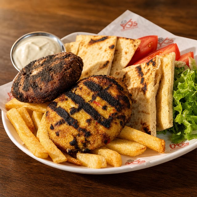 Bifteki Piato (Burger Platter).
